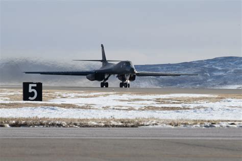 Boeing Awarded 400m Contract For B 1 B 52 Engineering Services