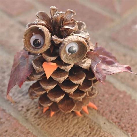 20 Christmas Ornaments Made From Nature