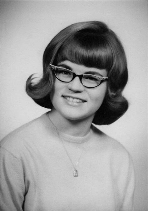 Photos Of Ladies Wearing Cat Eye Glasses In The 1950s And 60s ~ Vintage Everyday In 2022