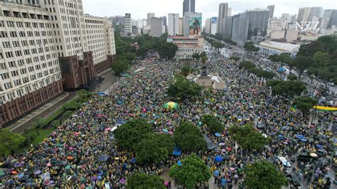 Das Militär In Brasilien Bekennt Sich Zur Demokratie