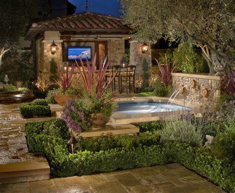 Whether you need a new landscape built from scratch, or want to breathe new life into a unused or neglected space, backyard retreats can help turn your dreams into reality. Backyard Retreats