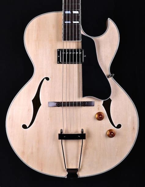 Eastman Ar Ce Bd Hollow Body Archtop With Florentine Cutaway Blonde