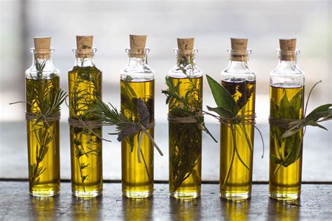 For Your Guests An Herb Infused Olive Oil Rip And Tan Aceite Comestible Recetas De Conservas