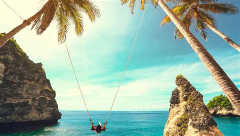 6 Beautiful Sea Swings In Bali