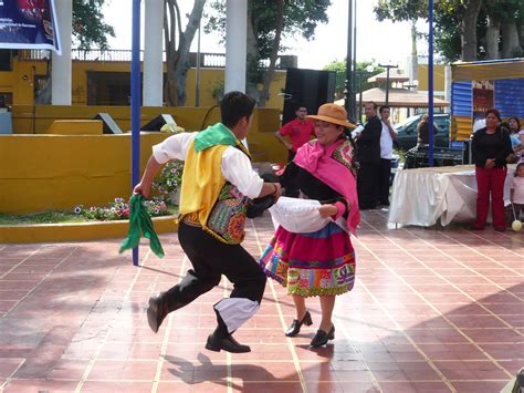 Huaylas Baile Tipico De La Sierra De Perú A Photo On Flickriver
