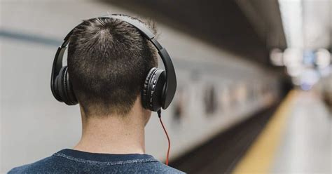 Do Headphones Cause Hair Loss And If So What Can You Do About It