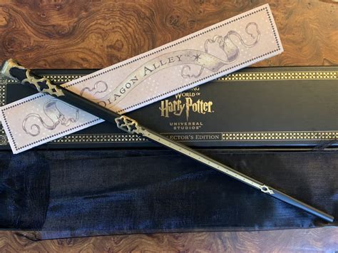 Genuine Universal Studios Harry Potter Collector S Edition Black Gold Wand Harry Potter