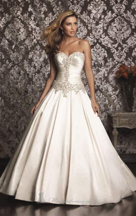 20 Classic And Elegant Wedding Dresses