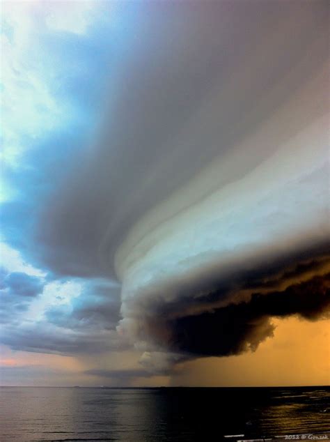 Picture Of The Day The Shelf Cloud Twistedsifter