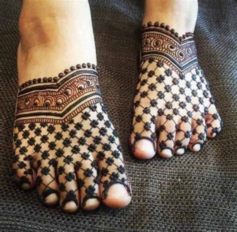 Photo Of Bridal Feet Mehendi Jaal Design Legs Mehndi Design Leg My