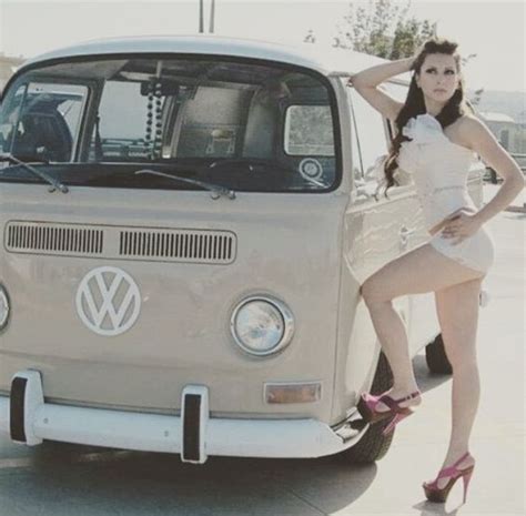 Volkswagen Maggiomodelli Volkswagen Combi Dettagli E Sexy Girl