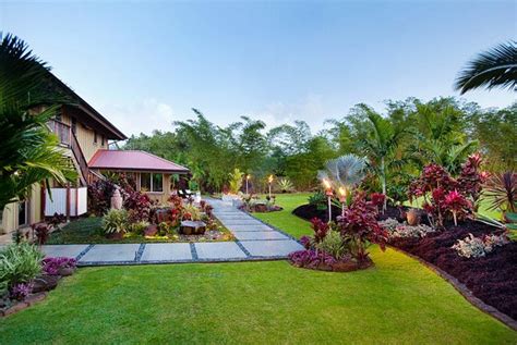 Tropical Landscape Designs That Brings Coolness To Your Place Home