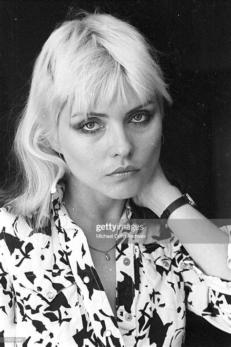 Singer Debbie Harry Of The New Wave Pop Group Blondie Pose Poses News Photo Getty Images