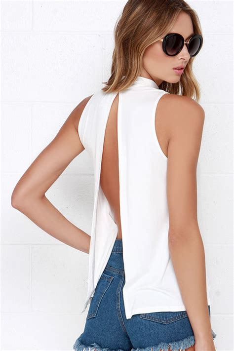 Look Awesome And Elegant With Backless Tops Thefashiontamer Com