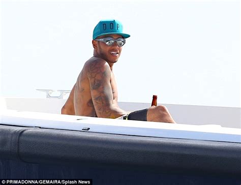 Lewis Hamilton Parties With Women In Bikinis In Barbados Daily Mail