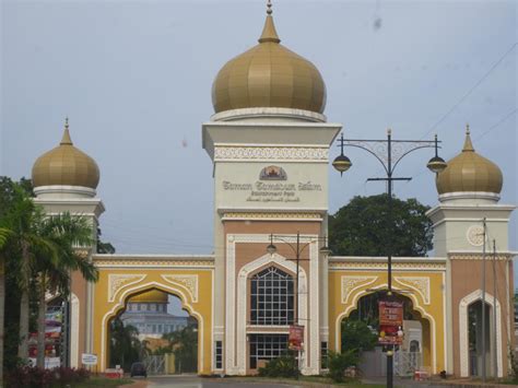 Tunku azizah sultanah terengganu di majlis perkahwinan adinda sultanah terengganu. Keindahan Masjid Kristal di Terengganu Darul Iman