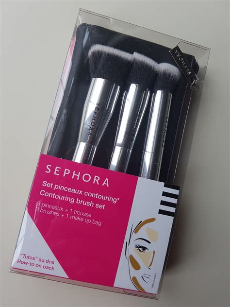 A makeup contour brush can be used for many things, such as contouring the cheek bones or softening the hairline. SEPHORA CONTOURING BRUSH SET REVIEW | IT'S A BLOGGER'S WORLD
