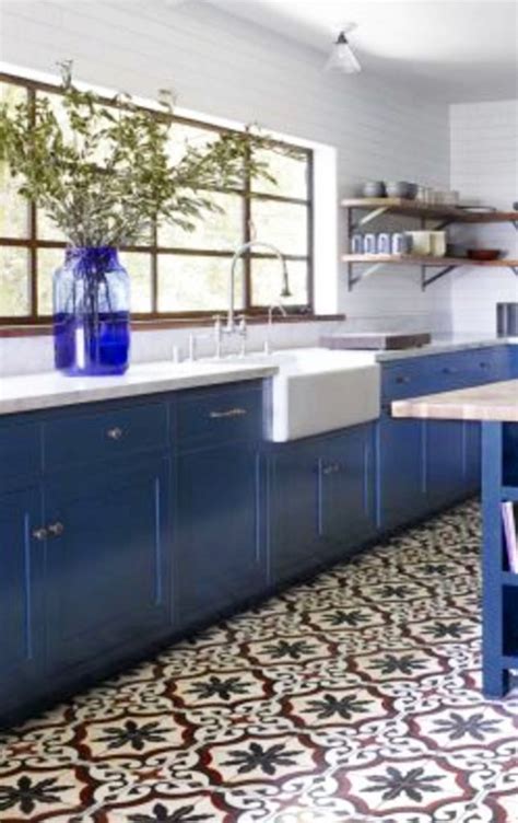 Say goodbye to your dated kitchen once and for all. Paint Colors For Kitchen Cabinets: Popular Painted Kitchen ...