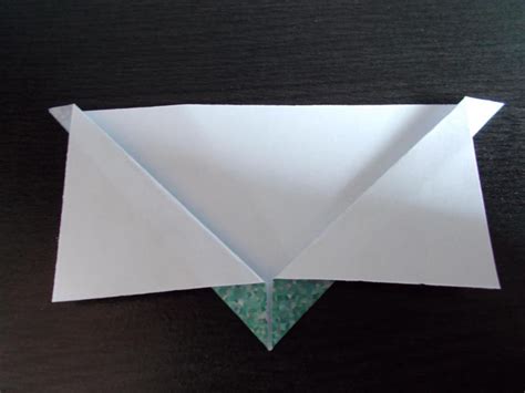 Origami paper, often referred to as kami (japanese for paper), is sold in prepackaged squares of various sizes ranging from 2.5 cm (1 in) to 25 cm (10 in) or more. How to Make an Origami Birthday Card