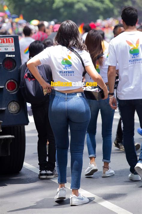 Mujeres Nalgonas Y Hermosas En Jeans Apretados Mujeres Bellas En La Calle