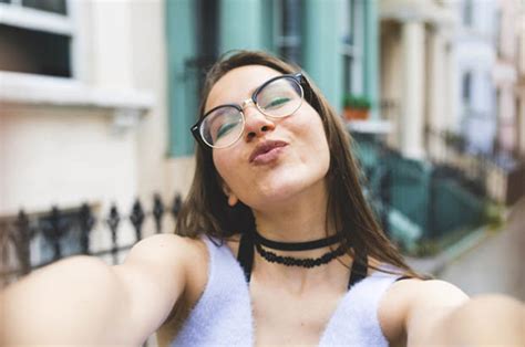 Social Media And Selfies Linked To Narcissistic Personality Disorder