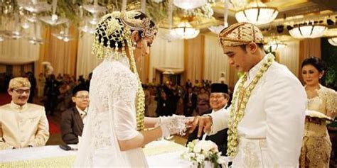 9 Tahun Menikah Nia Ramadhani Ungkap Kebahagiaan Jadi Istri Ardi