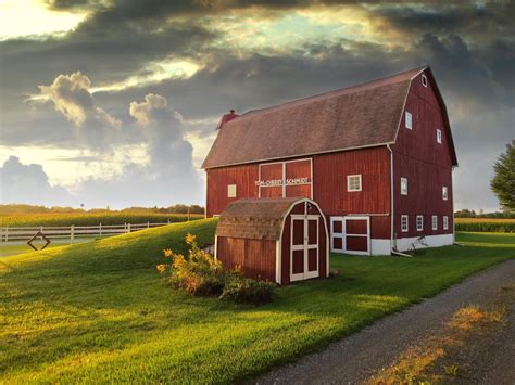 The facilities gave us many great options for rehearsal dinner, reception, lodging for the wedding. The 10 Michigan Wedding Barns You Have to See | WeddingDay ...