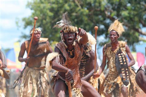 赞比亚庆祝丰收的茲瓦拉仪式 守住部落传统文化的根 搜狐