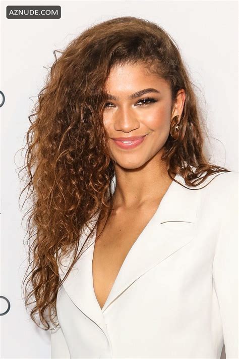 Zendaya Sexy Seen In A White Dress At The Gq Men Of The