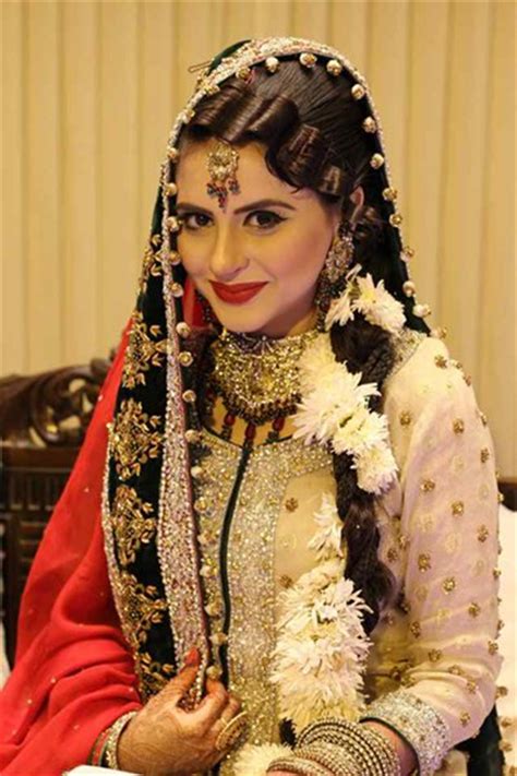 Which Pakistani Tv Actress Looks Beautiful On Her Wedding Day