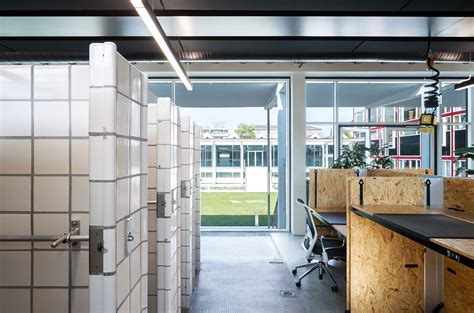 The idea of the project was to create a sophisticated atmosphere through. Milla Architekten - Freischwimmer