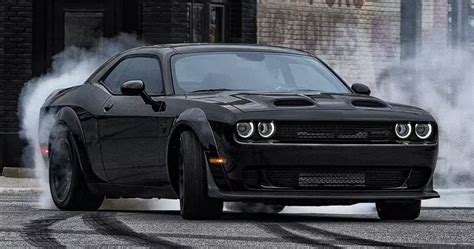 Heres How To Look Like A Pro In A Dodge Challenger Srt Hellcat Redeye