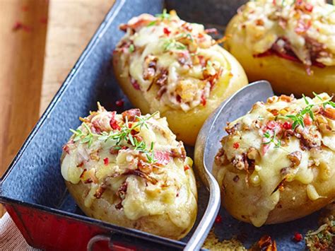 Pommes De Terre Farcies Nos Meilleures Recettes Food Recipies Baked Potato Potato Salad