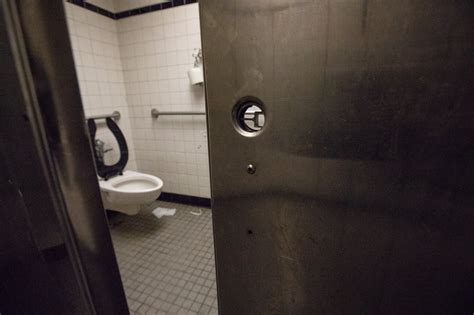 Subway Bathrooms Are They As Bad As You Think The New York Times