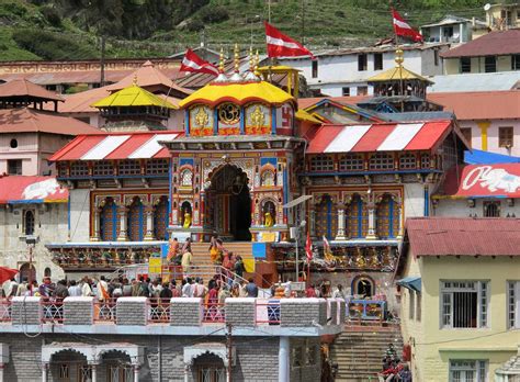 Badrinath Temple Uttarakhand History Darshan Timings Facts