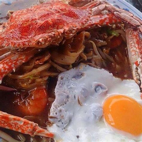Char kway teow (炒粿條) is an asian dish consisting of flat noodles, prawns or shrimps, cockles, chinese sausage, beansprouts. Tudia Char Kuey Teow | Char Kuey Teow Ketam Sedap di ...