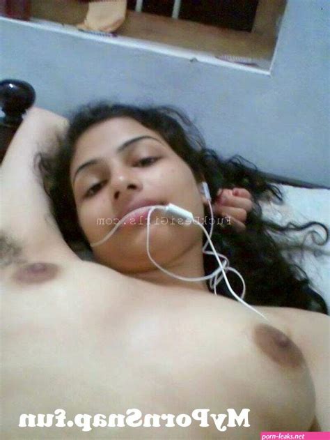 Bhabi Nude With Arm Hair Photo Leak Porno