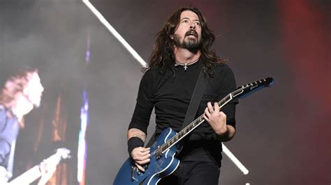 Dave Grohl — Bio Childhood And Youth Music Career Personal Life