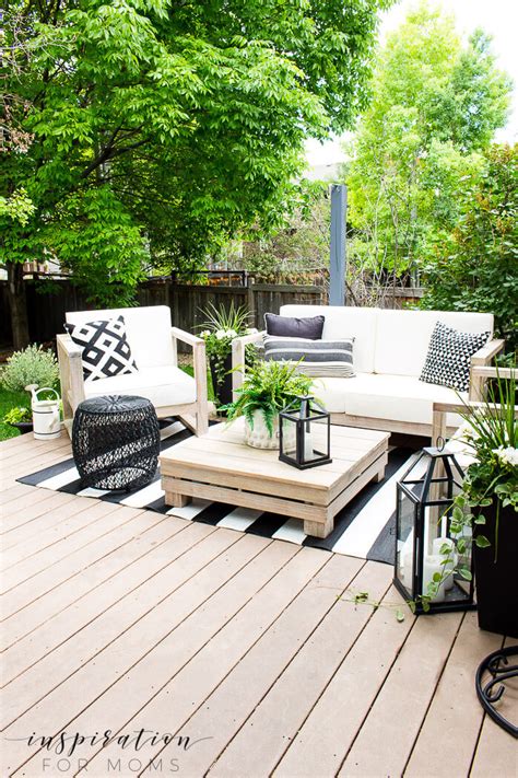 24 Best Outdoor Sitting Area Ideas To Bring Your Space Together In 2023