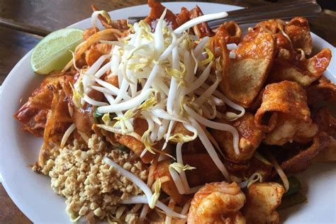 With influences from china, india, portugal, and even japan, thailand's intoxicating blend of sauces and spices used to season meals also sees touches of laotian, malaysian, vietnamese, and cambodian cooking styles. Restaurants near Moda Center: Restaurants in Portland