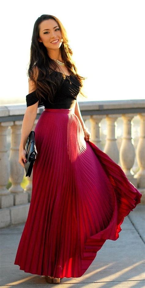 5 Styling Tips For Wearing An Accordion Skirt Maxi Skirt Outfits