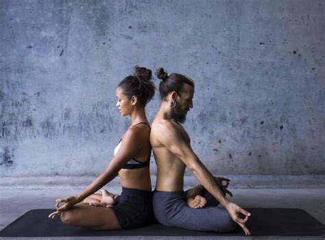 strengthen your relationship with this meditation for couples