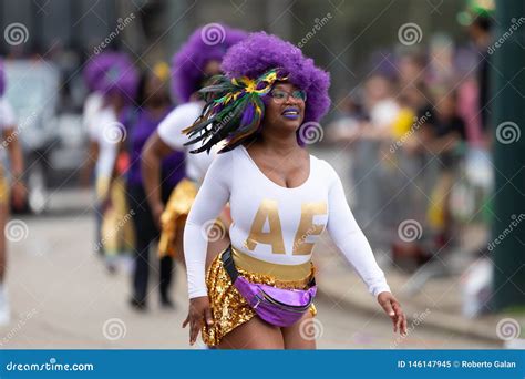 Mardi Gras Parade New Orleans Editorial Image Image Of Happy Women