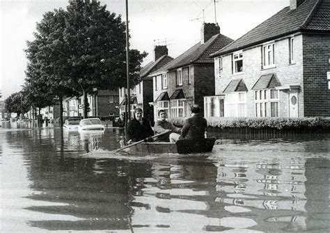 The Great Flood Of 1968 33 Rare Vintage Photos Show England In The