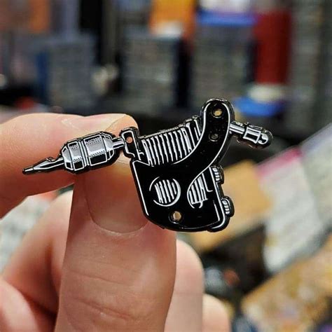 Tattoo Machine Enamel Pin Kolorspun