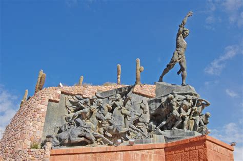 Monumento Héroes De La Independencia Tudu