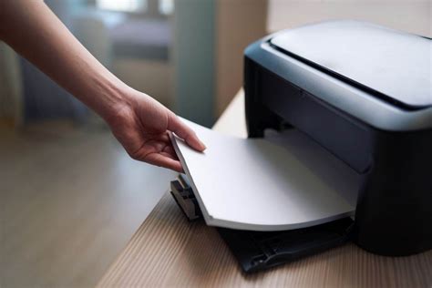 Почему принтер или МФУ не захватывает бумагу и что делать