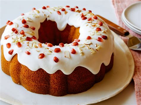 Find the perfect christmas bundt cake stock photos and editorial news pictures from getty images. Christmas Bundt Cake Recipes Food Network / Bundt Cake ...