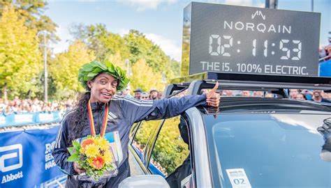 Crazy World Record For Tigst Assefa In The Womens Marathon Sportaleu