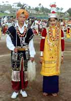 For women, the traditional dress is 'puan' which has black and white shades. People of Khasi Tribe
